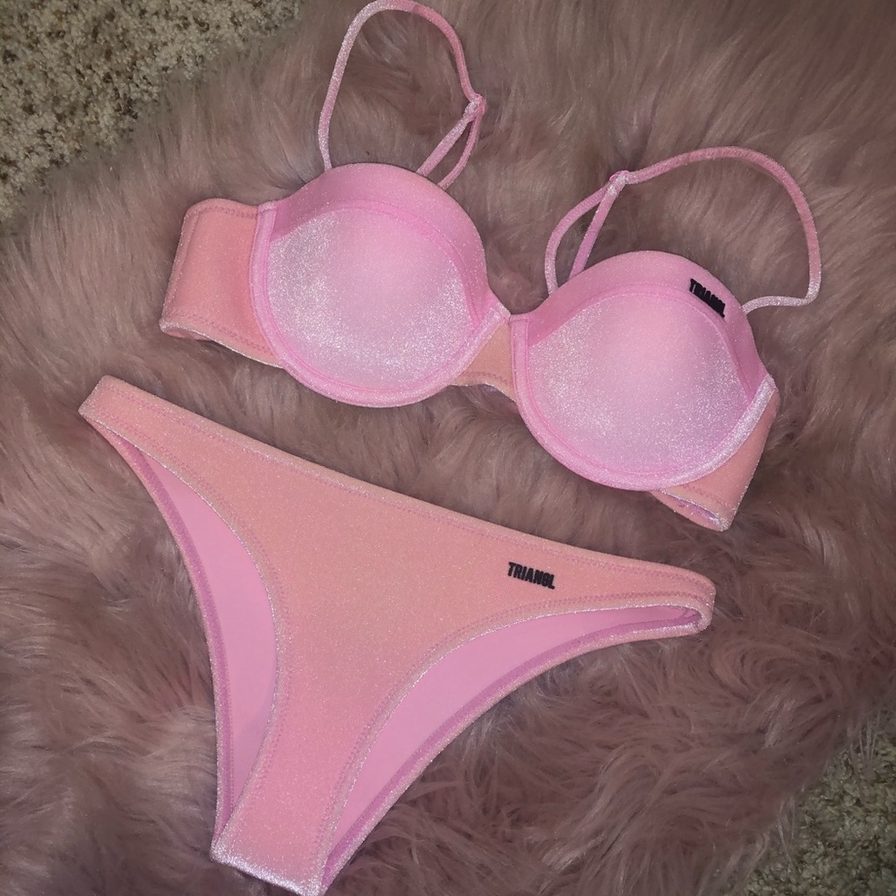 💕💕SOLD DO NOT BUY💕💕Triangl Forever rose bikini